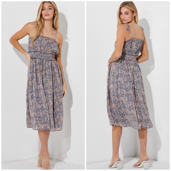 BaeVely By Polagram Gorgeous Midi Dress - Picture 3 of 11